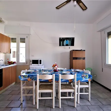 Vittoria Spazioso Climatizzato A Due Passi Dalla Spiaggia