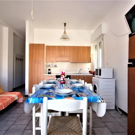 Vittoria Spazioso Climatizzato A Due Passi Dalla Spiaggia Apartmán *